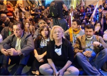Yapıcı çıplak aramayı anlattı, sanık polis için yakalama kararı çıktı