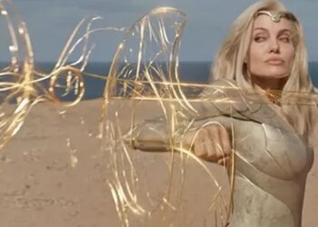 Angelina Jolie’den sert tepki: Cahiller