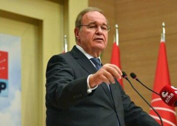 Öztrak’tan AKP’ye sert sözler: Bunların diplomalıları böyleyse…