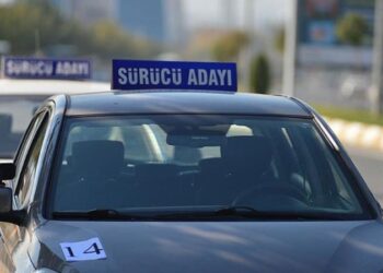 Bakan duyurdu: Ehliyet sınavında bir ilk