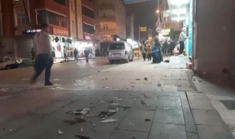 Taş ve silahlar kullanıldı, ortalık savaş alanına döndü