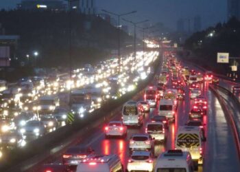 İstanbul’da trafik durma noktasına geldi