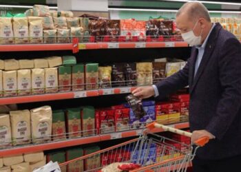 Marketlerde karneyle satış dönemi başladı