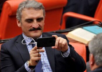 AKP’li Çamlı’nın tepki çeken Anıtkabir paylaşımı