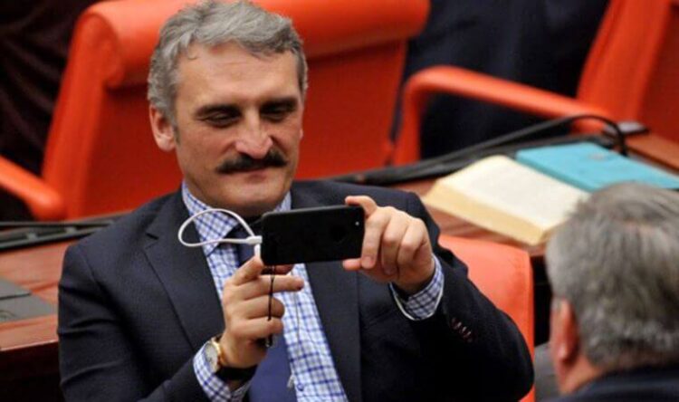 AKP’li Çamlı’nın tepki çeken Anıtkabir paylaşımı