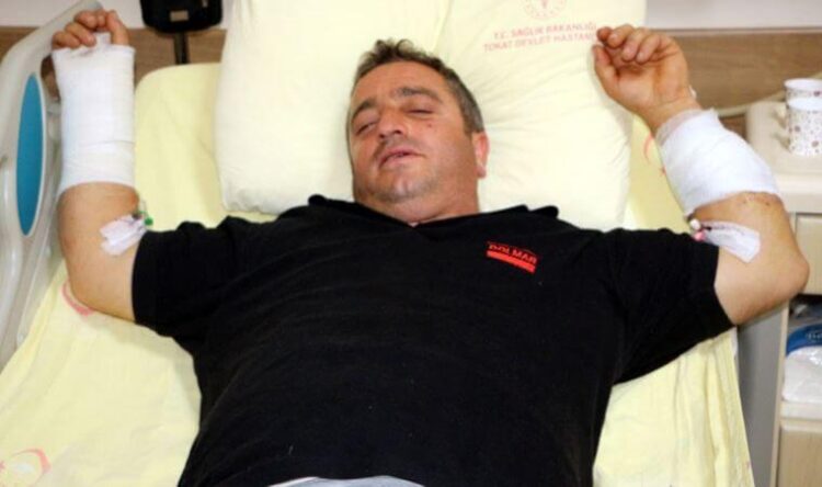 Ayı saldırısından güreşerek kurtuldu