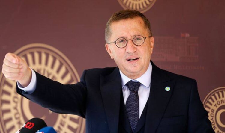 İYİ Parti’den ‘küfür’ istifası