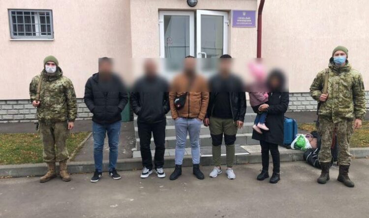 “Blogger” Türkler sınırda yakayı ele verdi