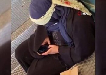 iPhone’lu dilenci kameraya yakalandı