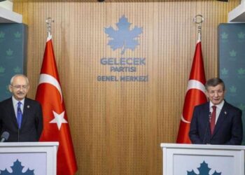 Kılıçdaroğlu ve Davutoğlu bir araya geliyor