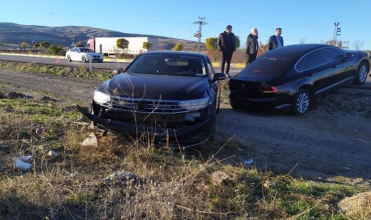 Meral Akşener’in konvoyunda korkutan kaza