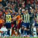 Galatasaray-Fenerbahçe maçında gerginlik çıktı