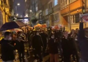 Yurttaşlar sokağa çıktı: AKP istifa