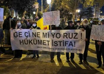 Bir ‘Geçinemiyoruz’ eylemi de Sinop’ta
