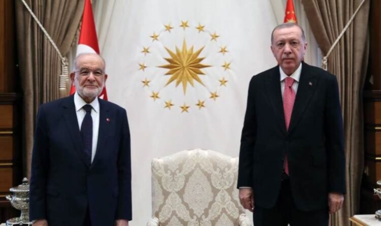 Saray’dan Erdoğan-Karamollaoğlu görüşmesiyle ilgili bilgilendirme