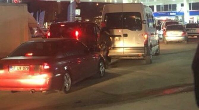 Benzin ve otogaz istasyonlarında zam kuyruğu!