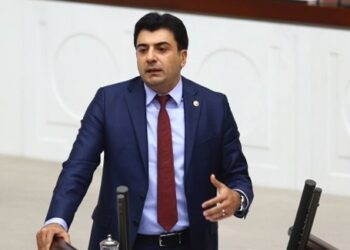 CHP’li Emre’den kamuda ‘çifter maaş’a son verilmesi için TBMM’ye çağrı