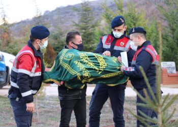Çöplükte bulunan bebek kafasına vurularak öldürülmüş