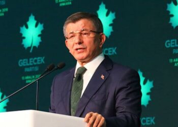 200 kişi Gelecek Partisi’nden istifa etti