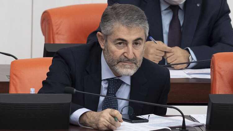 Nebati spikere sordu: Gözlerimin içine bakar mısınız, ne görüyorsunuz?