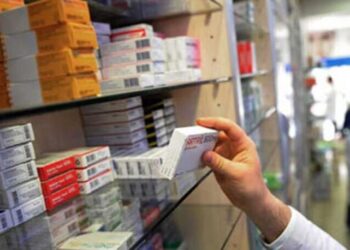 İlaç krizi sürüyor: Bakanlık, sorumluluğu eczacılara attı