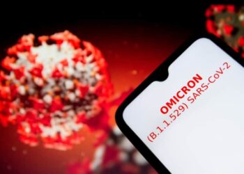 Omicron varyantının Pfizer aşısından kısmen kurtulabildiği öne sürüldü