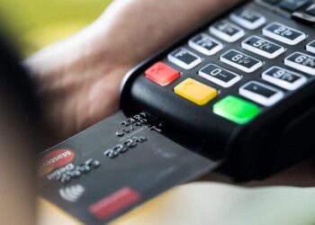 İngiltere’de Türk kredi kartları kullanıma kapatıldı!