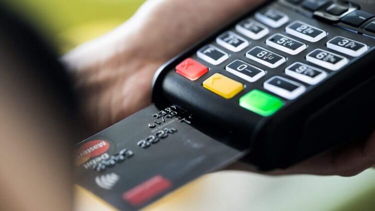 İngiltere’de Türk kredi kartları kullanıma kapatıldı!