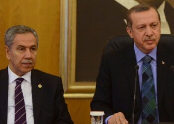 Bülent Arınç: “Erdoğan’ı izole etmek isteyenler var”