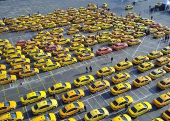 İBB’nin minibüsleri taksiye dönüştürme kararına durdurma!