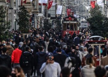Omicron alarmı: Türkiye’de yeni tedbirler kapıda!