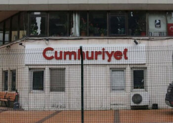 Cumhuriyet yönetiminden işten çıkarılan gazetecilerle ilgili yeni adım
