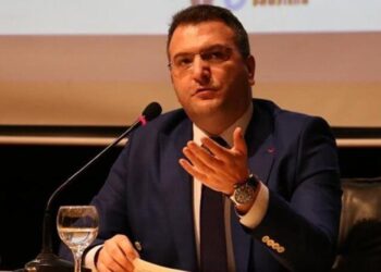 Cem Küçük asgari ücret için rakam verdi, iktidara seslendi
