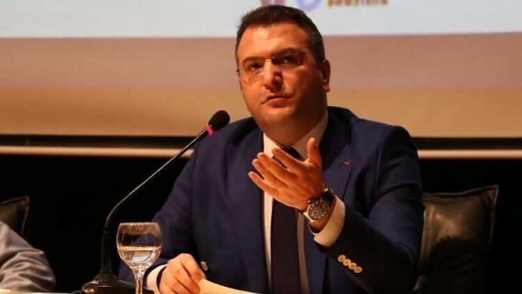 Cem Küçük asgari ücret için rakam verdi, iktidara seslendi