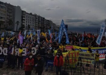 ‘Geçinemiyoruz’ diyen işçilerin sesi İzmir’de: ‘Bu düzen böyle gitmez’