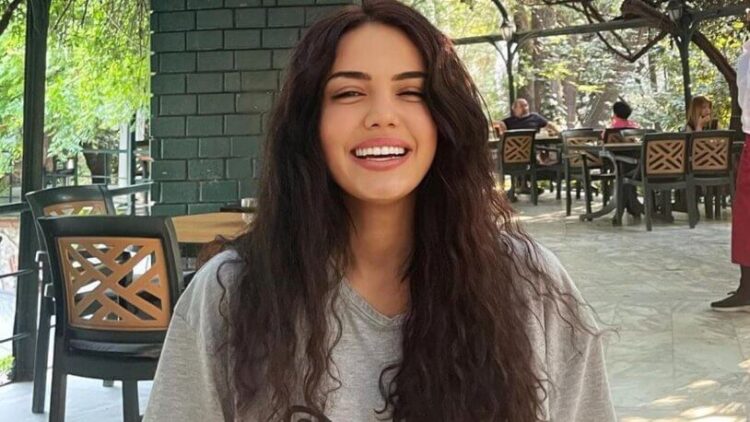 Ece Ronay: Dini nikahla evlendim, hamileyim