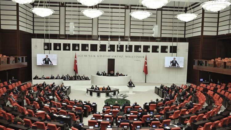 Milyonlarca insanın beklediği kanun teklifi Meclis’ten geçti