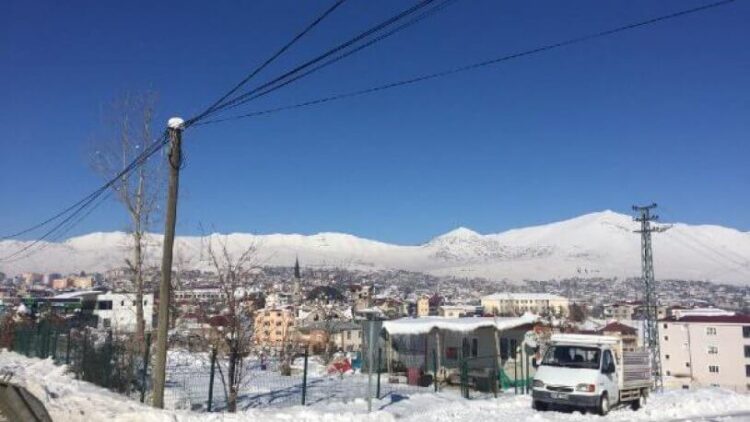 Adana’da -20 derece görüldü, ilçe buz kesti