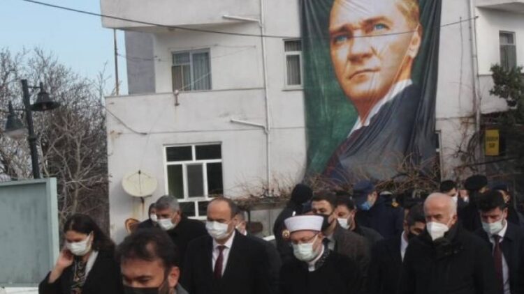 Diyanet İşleri Başkanı Ali Erbaş’a Atatürk’lü karşılama