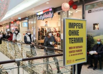 Almanya’da aşılarını yaptırmayanlara daha katı Kovid-19 kısıtlamaları getiriliyor