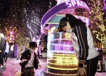 Çin’in güneyindeki Guangzhou kentinin “gece ekonomisinde” patlama yaşandı