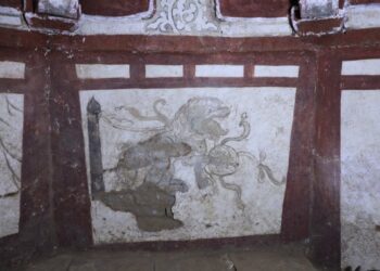Çin’in Shanxi eyaletinde duayla ilişkili duvar resimleri içeren eski bir mezar bulundu