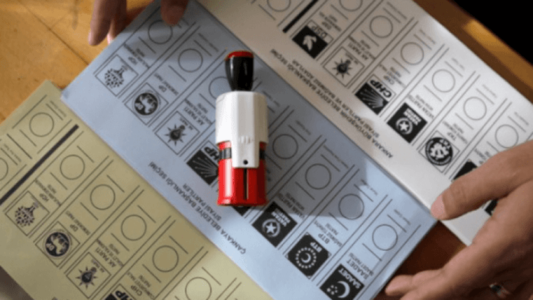 Kur şoku sonrası ilk seçim anketinde AKP’yi düşündürecek sonuç!