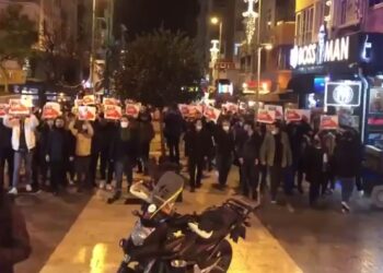 Yurttaş yine sokakta: ‘Hükümet istifa’