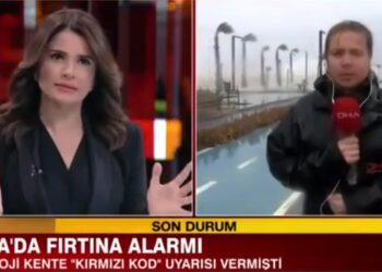 DHA muhabiri haberi sunarken fırtınaya yakalandı