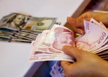 NYT: Türkiye’de geçinemeyenler büyükannelerin altınlarını bozduruyor