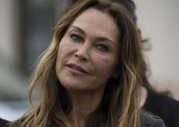 Hülya Avşar’dan ‘simit’ resti: Size hesap vermeyeceğim