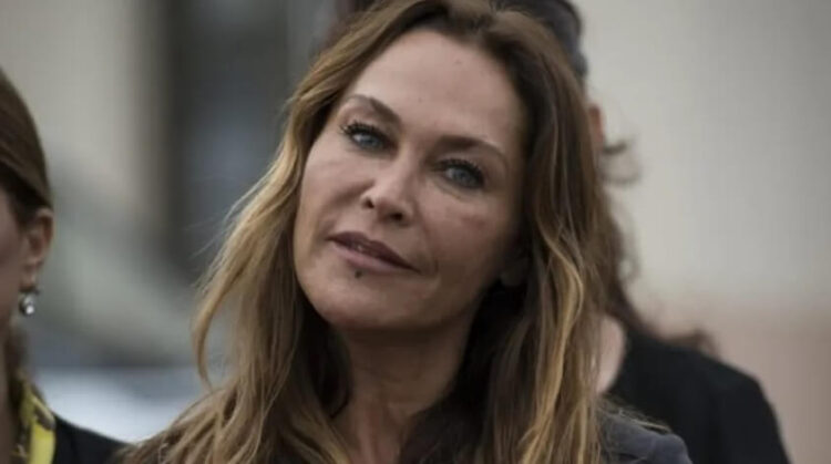 Hülya Avşar’dan ‘simit’ resti: Size hesap vermeyeceğim