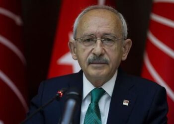 ”Belediye başkanlarımızın telefonlarını dinliyorlar”