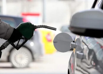 Akaryakıta bir zam daha: Motorin 10 lirayı geçti